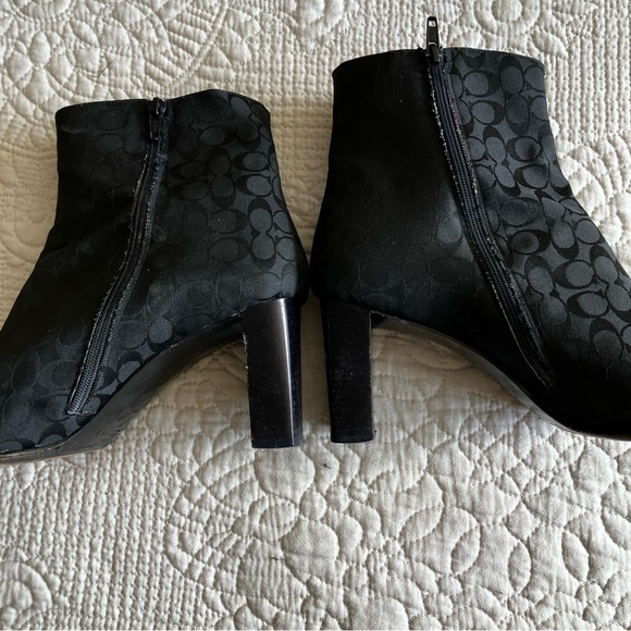 VTG Coach black fabric “C logo Mindy” ankle bootie - Picture 11 of 11